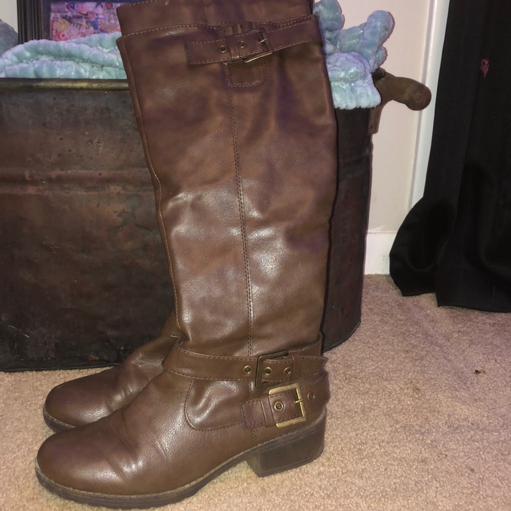 brown boots